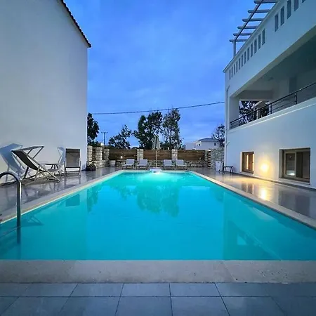 Gagra - With Private Pool, Air Con And Heating Villa