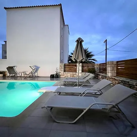 Gagra - With Private Pool, Air Con And Heating Villa *