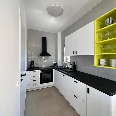 Villa Gagra - With Private Pool, Air Con And Heating *