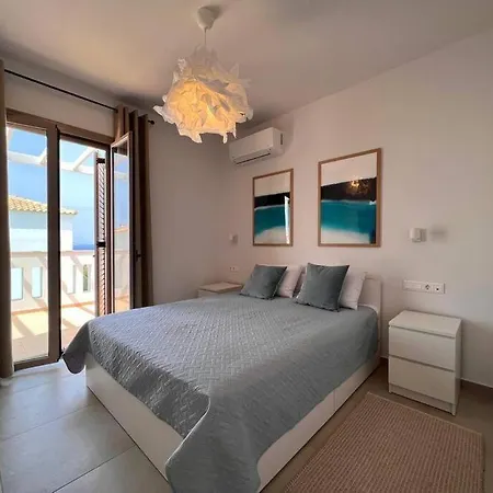 Villa Gagra - With Private Pool, Air Con And Heating